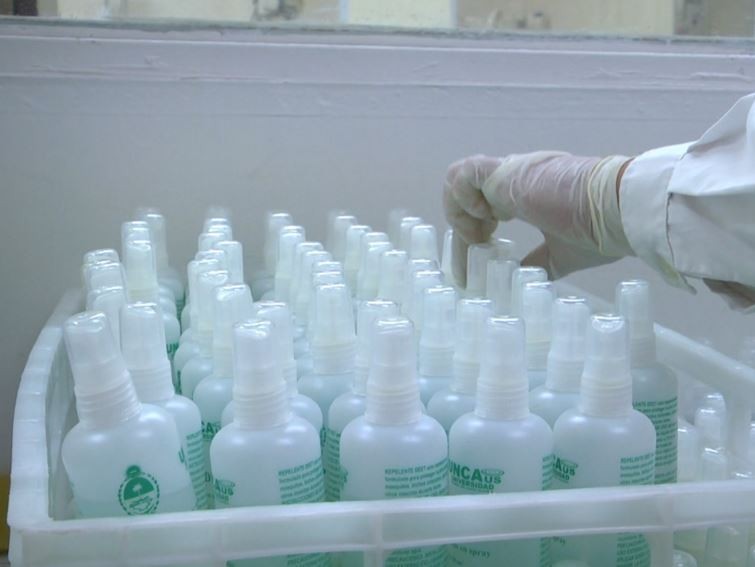 Dengue: UNCAus aumentó la producción de repelente y expande su comercialización a otras provincias