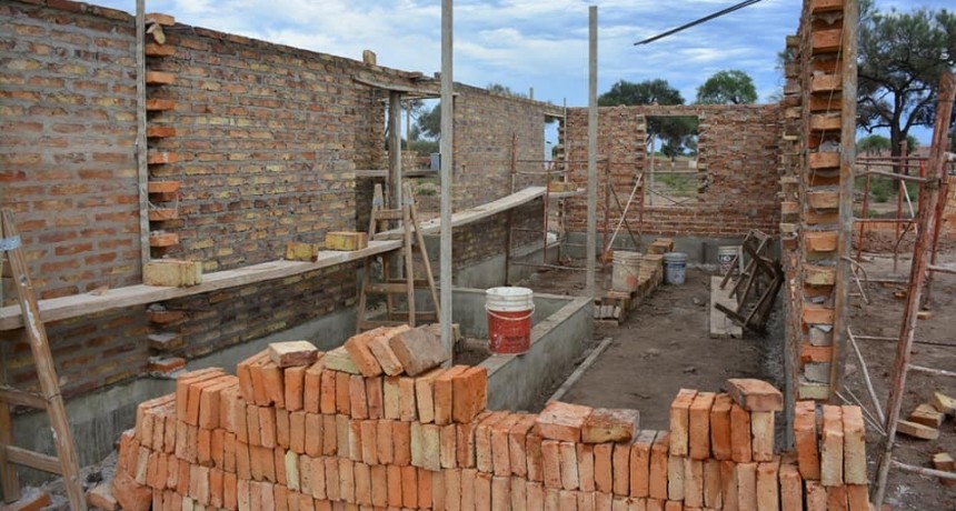 Esta en marcha la construcción de 216  viviendas en Castelli