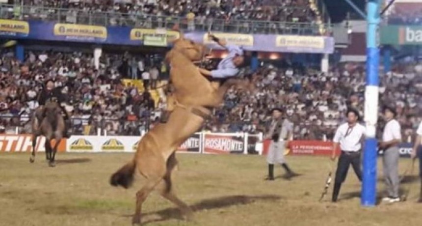 C&oacute;rdoba: Un jinete de la delegaci&oacute;n Chaco se destroz&oacute; la mand&iacute;bula en el Festival de Jes&uacute;s Mar&iacute;a