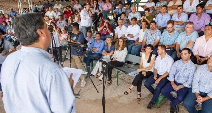 El gobierno present&oacute; el plan ganadero para el chaco
