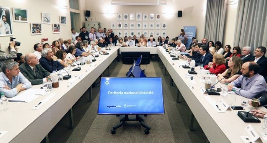 Paritaria nacional docente: Torrente calific&oacute; de &lsquo;muy fruct&iacute;fera&rsquo; la primer reuni&oacute;n de este jueves