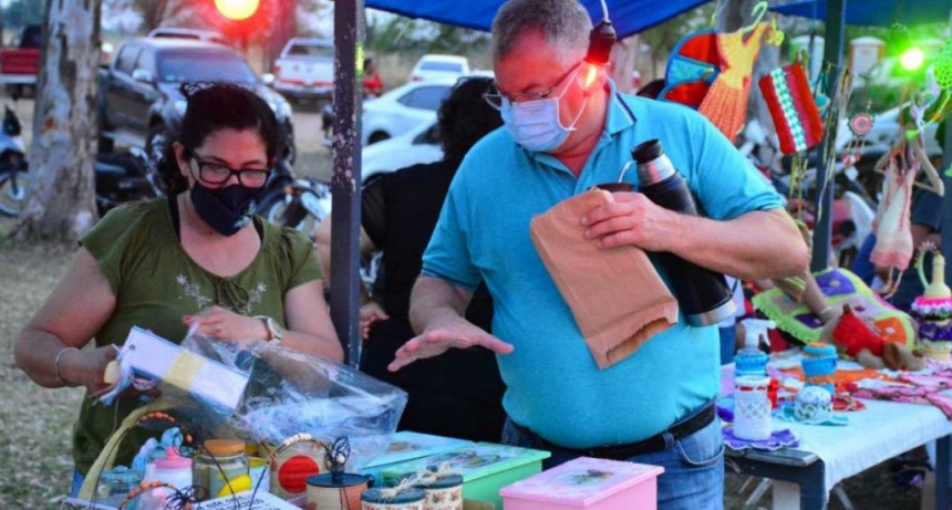 Feria de artesanos, bandas en vivo y actividades para ni&ntilde;os y ni&ntilde;as en Castelli