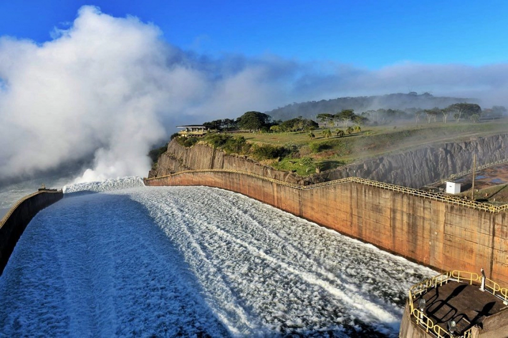 La represa Itaipú abrirá sus compuertas y mejoraría el caudal del Paraná en Argentina