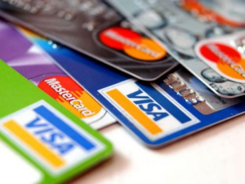 Cómo evitar las estafas al momento de pagar con tarjetas de débito o crédito