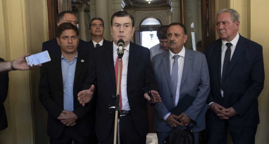 Gobernadores junto al presidente Fern&aacute;ndez acordaron firmar el pedido de juicio pol&iacute;tico contra los cuatro jueces de la Corte
