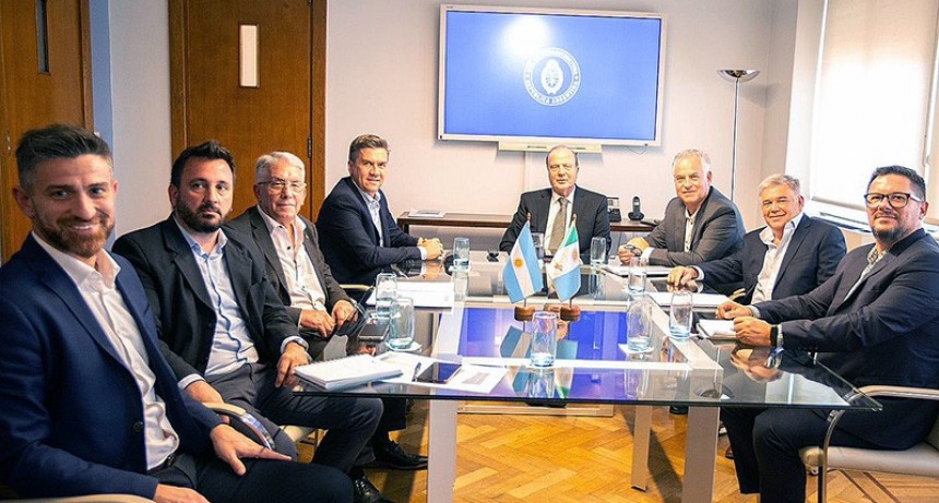 Zdero se reuni&oacute; con el ministro Ferraro para acordar financiamiento para concluir obras pendientes