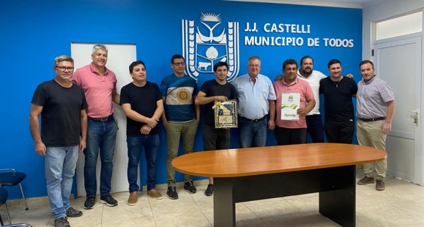 VIDEO. Entregaron reconocimiento a Piko Frank por su destacada actuaci&oacute;n en en el Festival de Jes&uacute;s Mar&iacute;a 