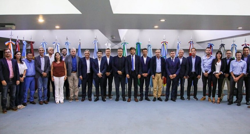 Incertidumbre: Gobernadores pidieron coparticipar el Impuesto PAIS pero Naci&oacute;n lo frena y tensa el debate
