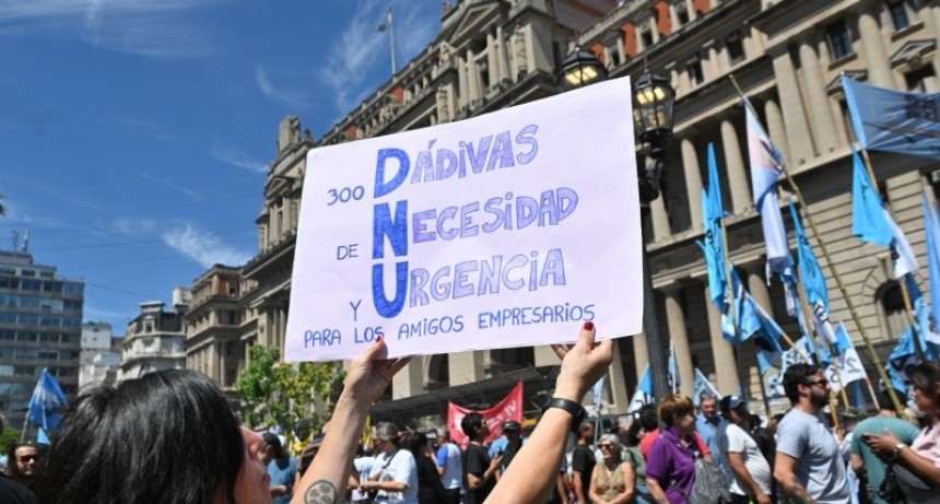 La C&aacute;mara Nacional del Trabajo anul&oacute; el cap&iacute;tulo laboral del mega DNU