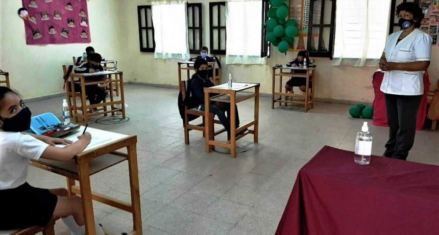 Ciclo lectivo 2021: el lunes, los docentes har&aacute;n presentaci&oacute;n online
