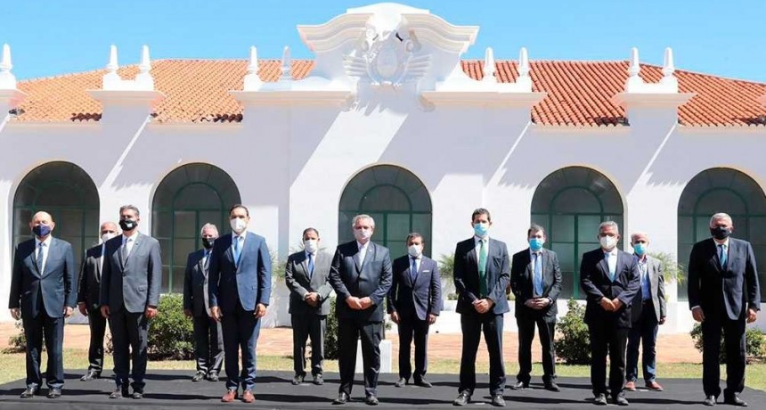 Fern&aacute;ndez destac&oacute; el "esfuerzo" del Gobierno para que lleguen vacunas pese a la "pr&eacute;dica malintencionada"