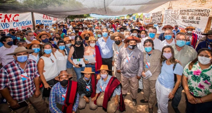 El gobierno y el Frente Nacional Campesino suscribieron un convenio para garantizar derechos de las familias rurales