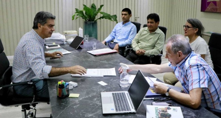 Capitanich y el intendente de El Espinillo definieron trabajos prioritarios para la localidad