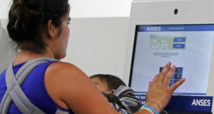 El Gobierno nacional fij&oacute; el tope para Asignaciones Familiares en $404 mil