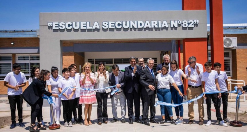 Capitanich y Alberto Fern&aacute;ndez inauguraron la Escuela de Educaci&oacute;n Secundaria N&deg; 82 &ldquo;Dr. Ren&eacute; Favaloro&rdquo; de Basail