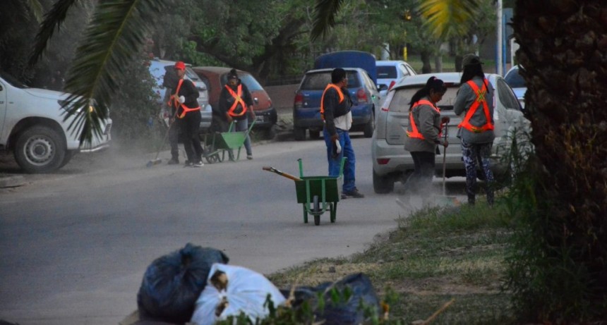 El municipio intensifica trabajos de mantenimiento Urbano de barrido y limpieza 