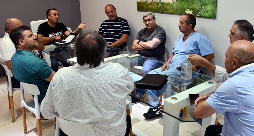 El ministro de Salud recibi&oacute; a las entidades gremiales m&eacute;dicas de la provincia