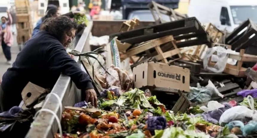 La devaluaci&oacute;n destruy&oacute; los ingresos por encima de lo esperado y la pobreza ya ser&iacute;a del 57%