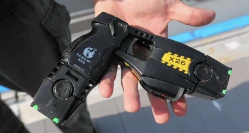 El oficialismo propone implementar un protocolo para usar pistolas Taser en Chaco