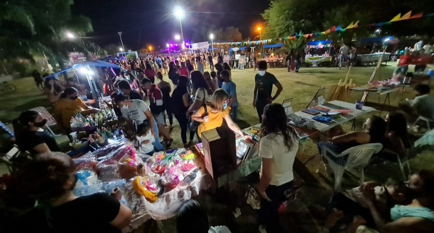 Hoy, sigue la feria joven en Castelli
