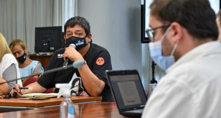 Mesa salarial: se posterga la reuni&oacute;n entre gobierno y docentes para el viernes 26