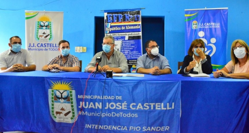 Dictaran cursos de oficios en centros comunitarios de Castelli
