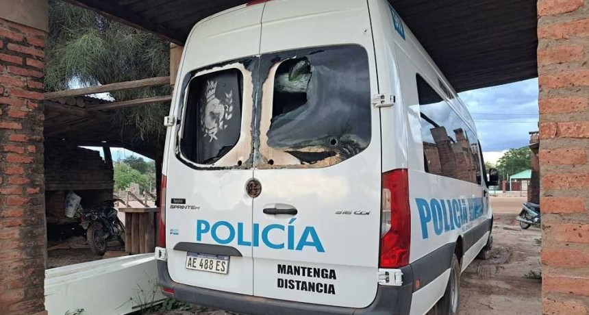 Destrozos en la Comisaría local y seis agentes policiales lesionados en Pompeya