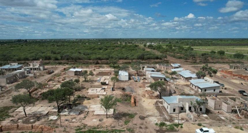 Avanza la construcci&oacute;n de las 216 viviendas en Castelli