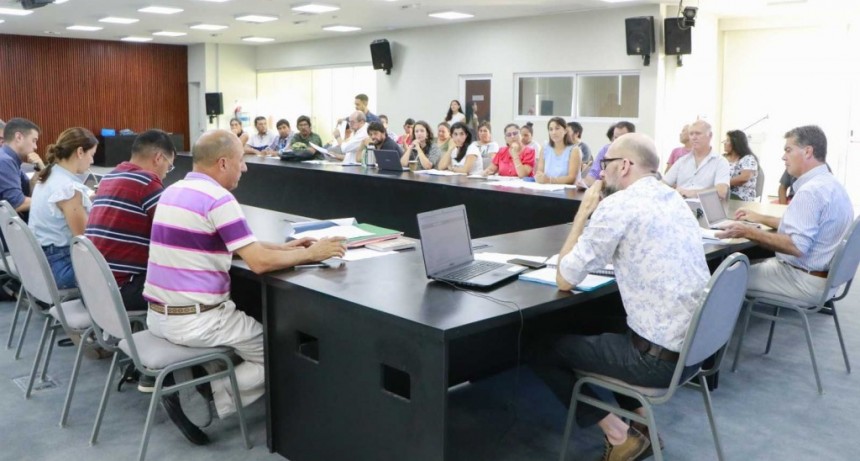 Regularizaci&oacute;n de 96 lotes en Miraflores: Capitanich se reuni&oacute; con la Mesa de Tierras