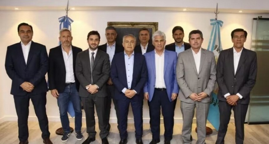 Zdero y otros 11 gobernadores apoyaron el Pacto, dos condicionaron y el pampeano Ziliotto dijo no