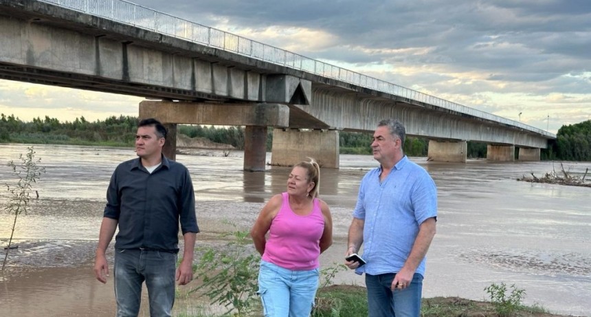 APA trabaja en la limpieza de defensas y canales ante la crecida del r&iacute;o Bermejo