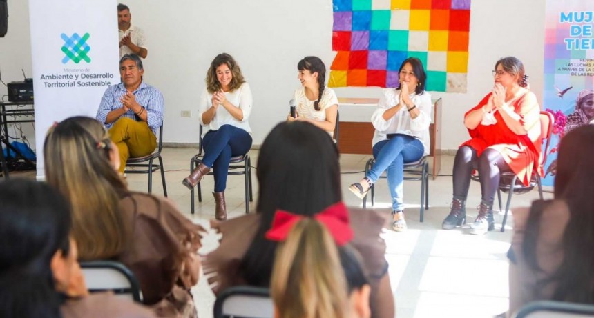 La vicegobernadora lanz&oacute; el programa "Mujeres de la tierra" que busca recuperar la mirada ambiental ancestral