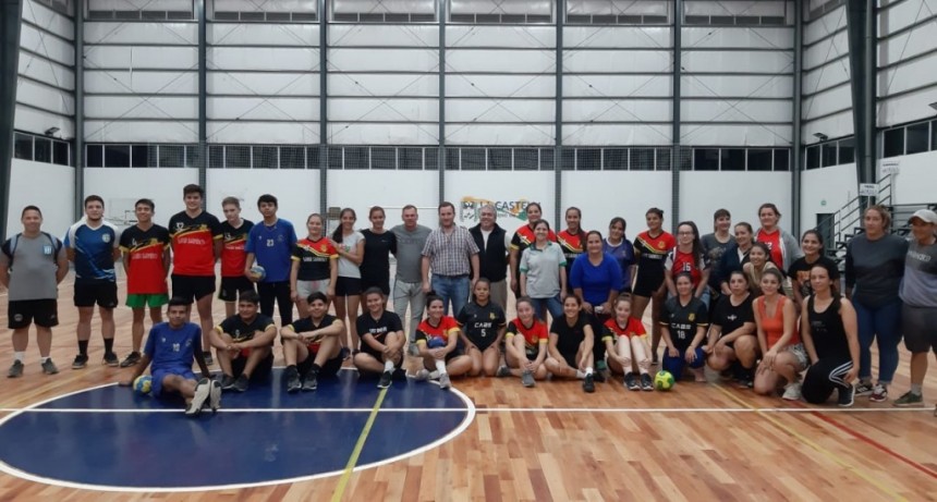Equipos de Handball entrenaran en el micro-estadio techado "Arenas del Impenetrable"