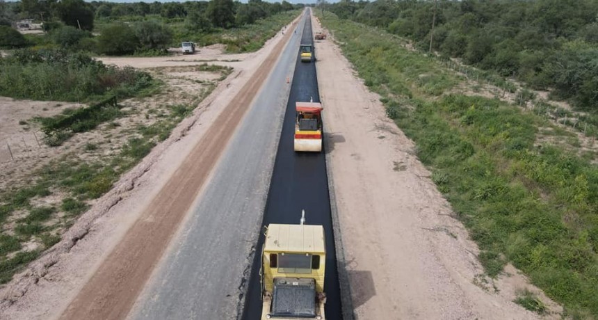 Avanza la pavimentaci&oacute;n de la Ruta 3: Una obra clave para conectar a El Espinillo