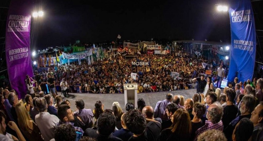 M&aacute;s de 15 mil militantes del Nea ratificaron un contundente apoyo a Cristina Fern&aacute;ndez