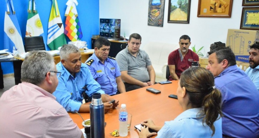 Reuni&oacute;n por el tema inseguridad en la municipalidad de Castelli
