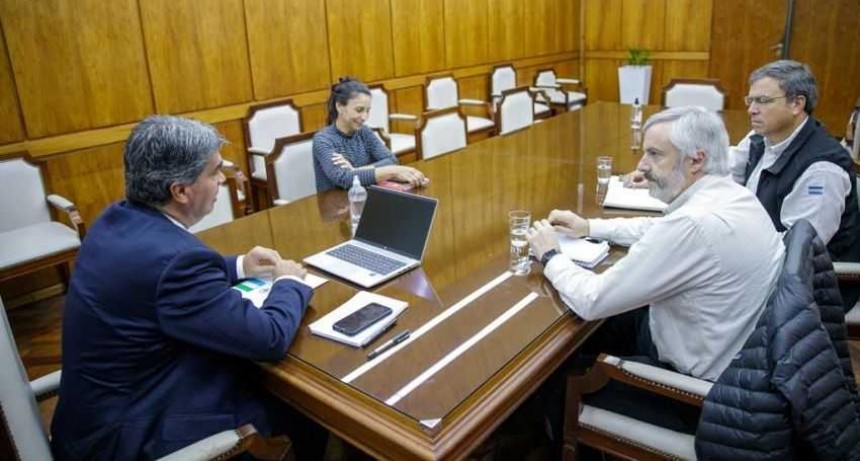 El Gobierno y la firma Gensus definieron convenio para proveer semillas a pequeños productores