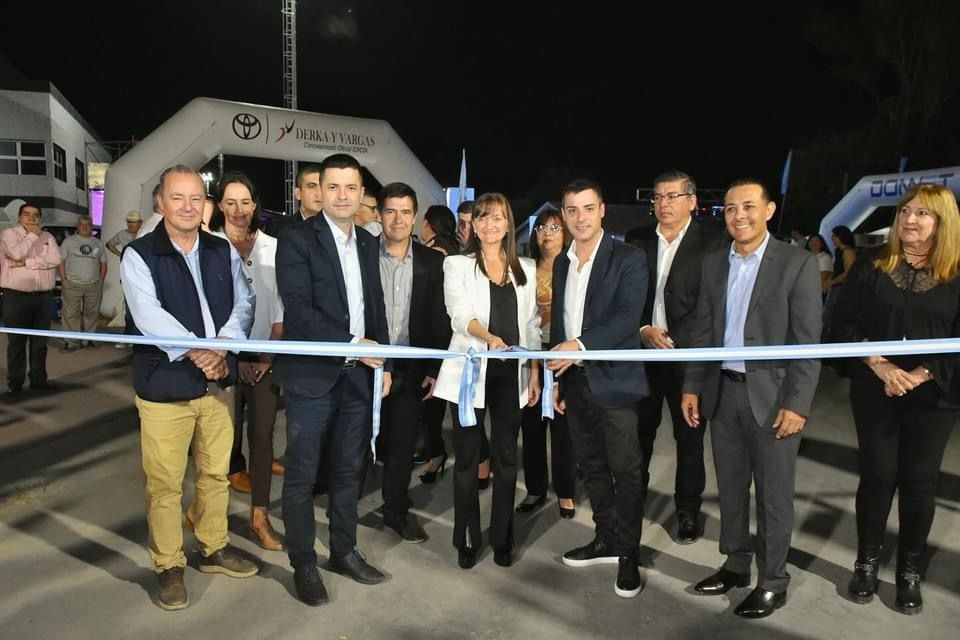 La Vicegobernadora Silvana Schneider acompañó el inicio de la semana de los Pueblos Originarios y la 2° Expo “Viví la Termal” en Sáenz Peña 