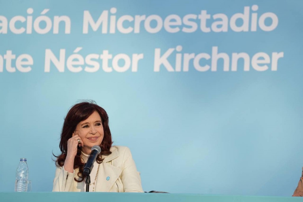 Reapareció Cristina Kirchner en Quilmes, con dardos a Milei: 