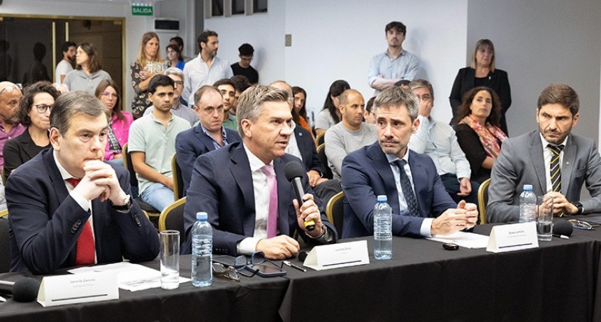 El gobernador Zdero asisti&oacute; a la presentaci&oacute;n de avances del Plan Director de los Bajos Submeridionales en el CFI