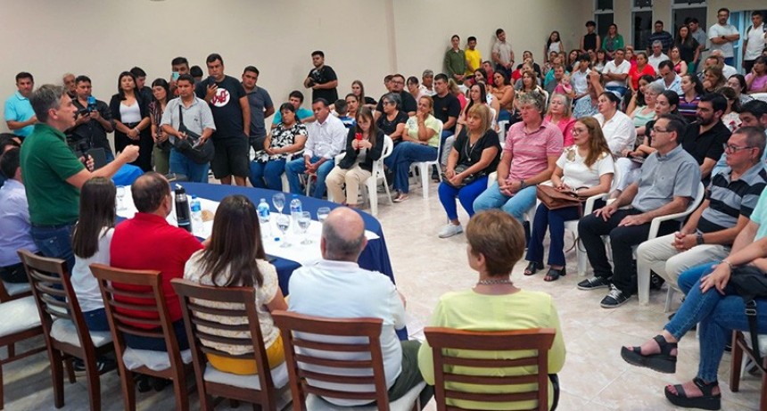 El Gobernador Zdero entreg&oacute; los primeros cr&eacute;ditos del &ldquo;Emprende Rosa&rdquo; en Villa &Aacute;ngela