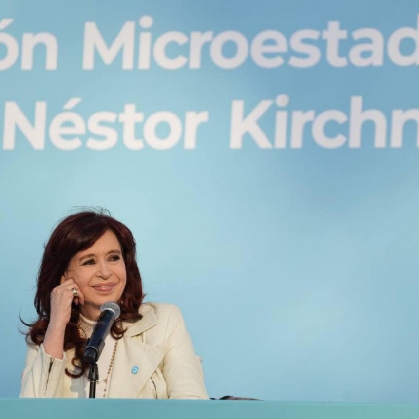 Reapareci&oacute; Cristina Kirchner en Quilmes, con dardos a Milei: "Somete al pueblo a un sacrificio in&uacute;til"