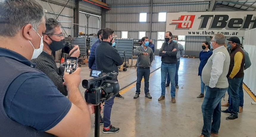 Video: Amplia agenda productiva e industrial en Castelli.