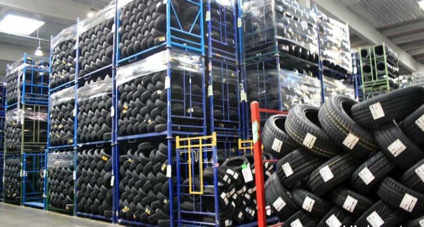 Intiman a fabricantes de neum&aacute;ticos a trasparentar costos de producci&oacute;n