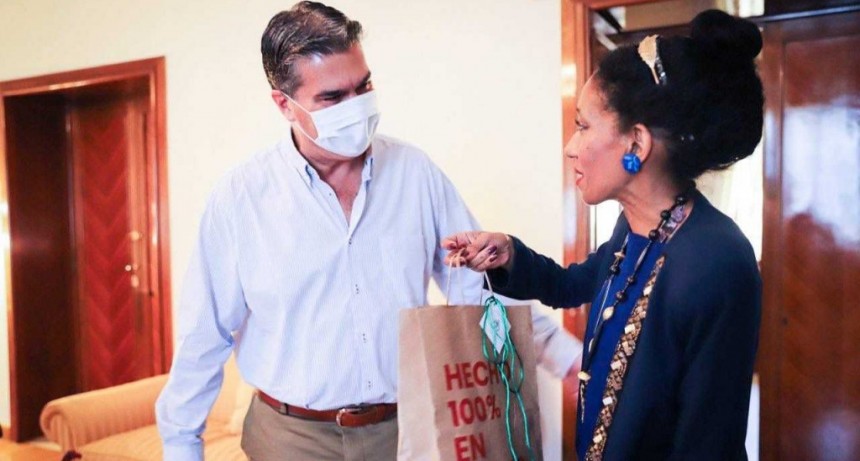 Capitanich plante&oacute; las potencialidades del Chaco a la embajadora en el Vaticano