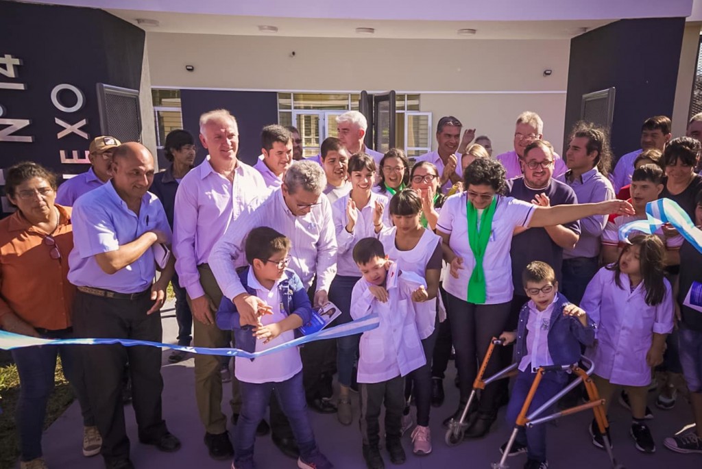 El gobernador Jorge Capitanich y la vicegobernadora Analía Rach Quiroga inauguraron obras en Miraflores 