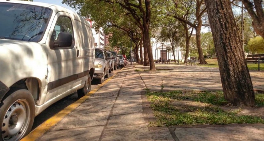 Prohibido estacionar alrededor de la Plaza 25 de Mayo de Resistencia Chaco