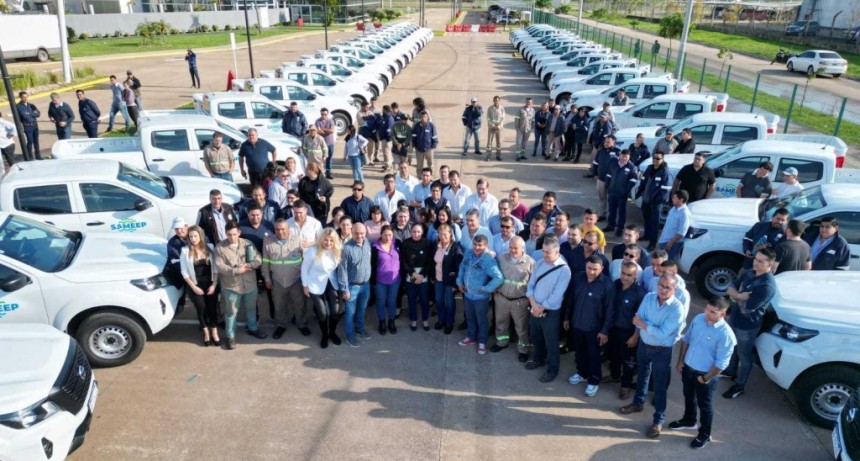 Capitanich entreg&oacute; 74 nuevos veh&iacute;culos y equipamiento para el fortalecimiento institucional de la empresa Sameep