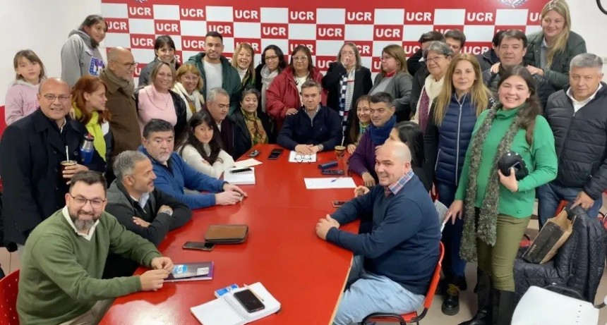 Leandro Zdero encabez&oacute; su primera reuni&oacute;n como presidente de la UCR Chaco