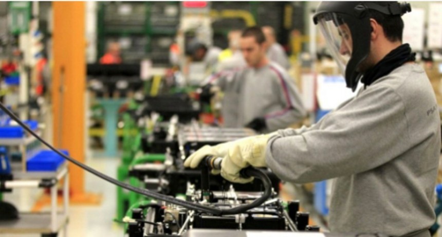La actividad econ&oacute;mica se contrajo un 6,3% en el primer cuatrimestre del a&ntilde;o